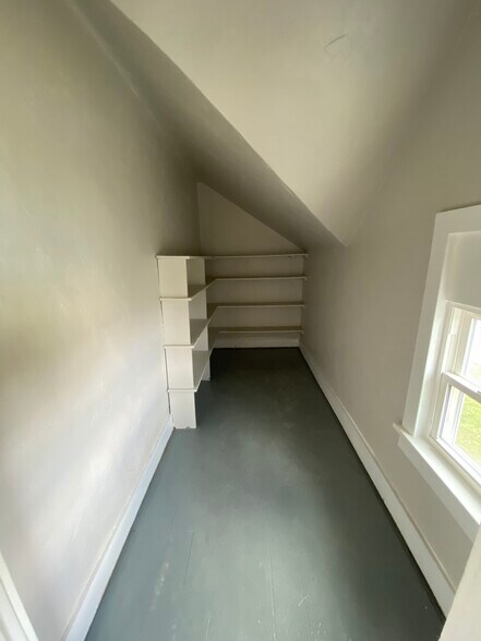 Building Photo - 1208 N Sawyer St