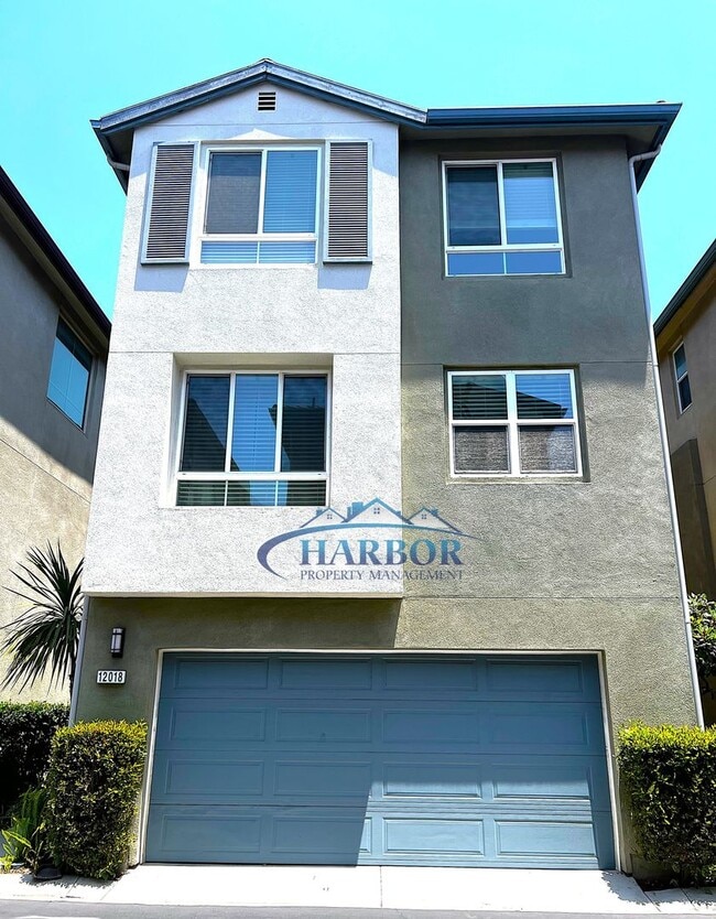 Primary Photo - Elegant 3-Story, 4-Bedroom, 3-Bath Condo
