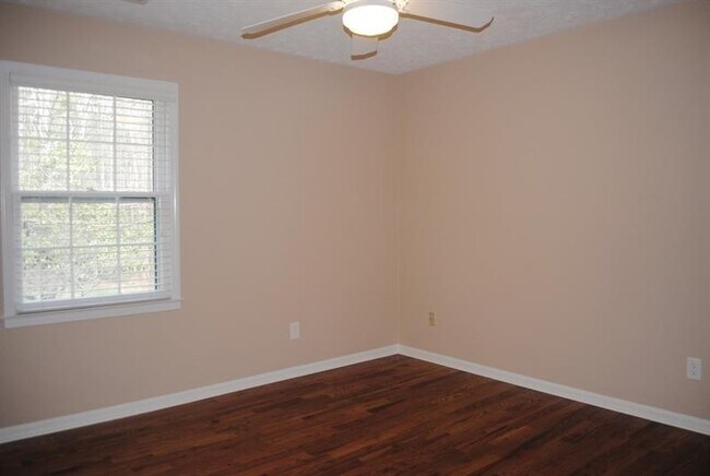 Building Photo - 1407 Independence Way