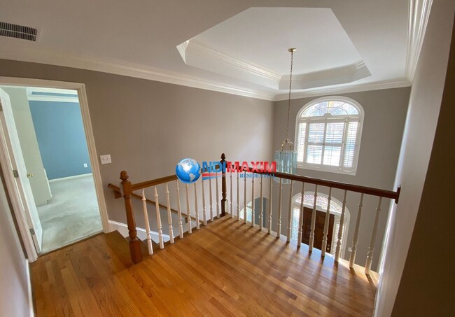 Building Photo - Spacious 6 bedrooms house in the NORTHVIEW...