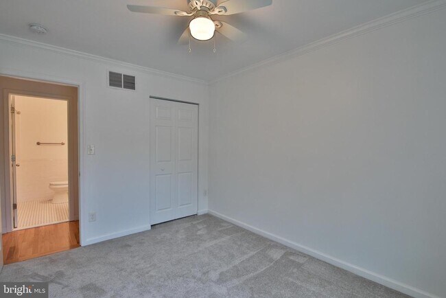 Building Photo - 8 Donagh Ct