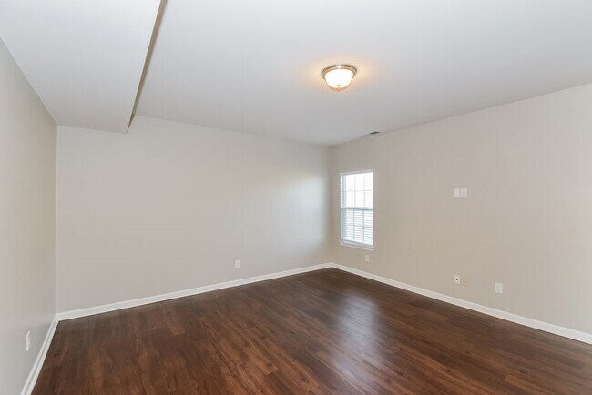 Building Photo - 2016 Kingston Pl