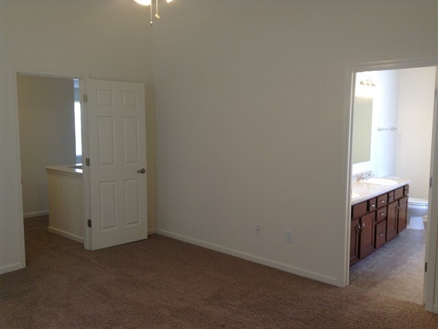 Building Photo - 1229 Tuscany Dr