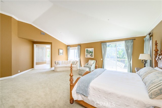 Building Photo - 21 Bent Oak