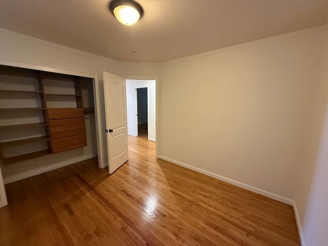 Building Photo - 425 N 7th St