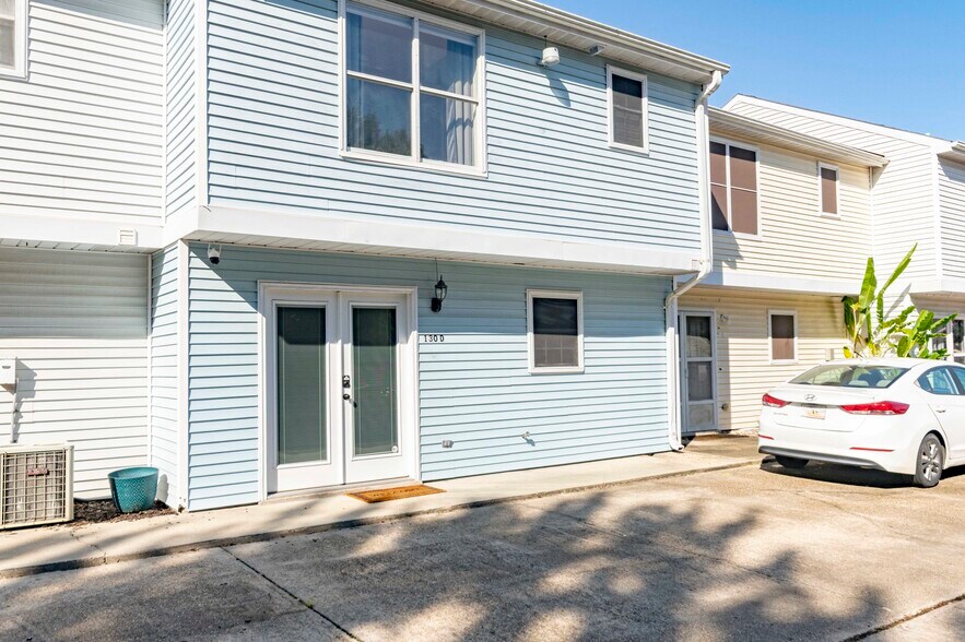 Building Photo - 130 Mimosa Pl