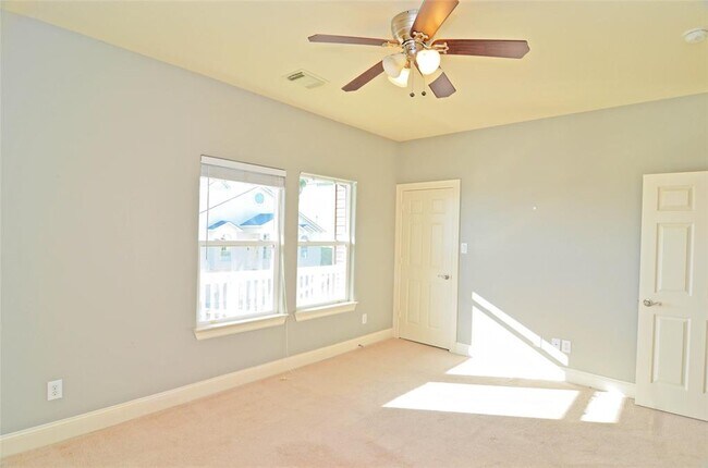 Building Photo - 131 Starboard Dr