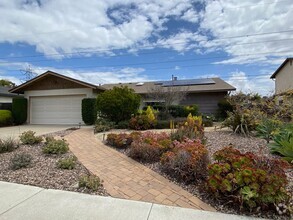 Building Photo - Beautiful Bright Home in Carlsbad!
