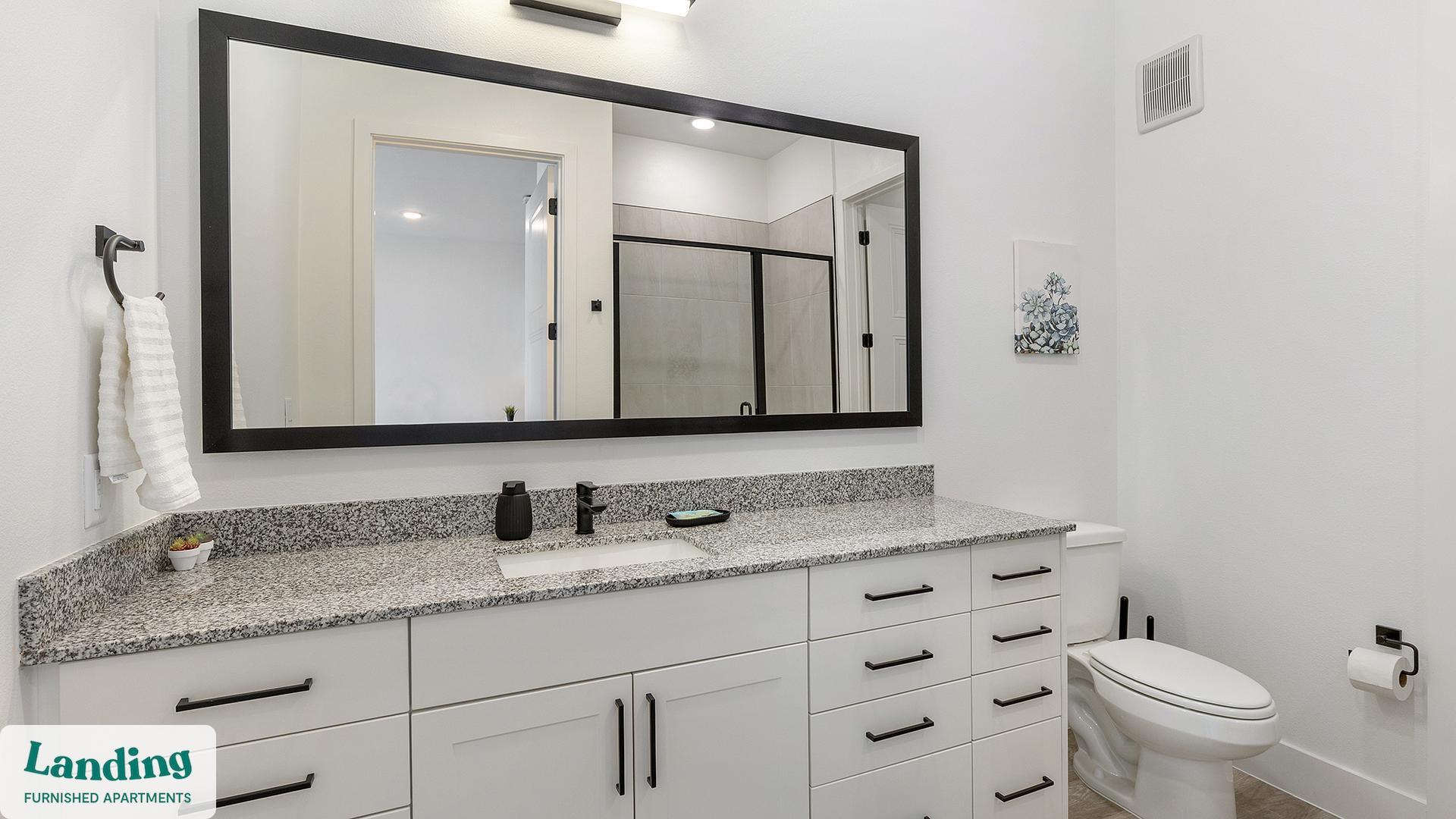 Building Photo - 650 E Sycamore St