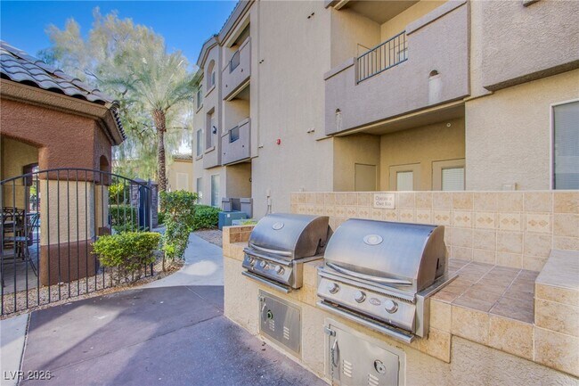 Building Photo - 4400 S Jones Blvd