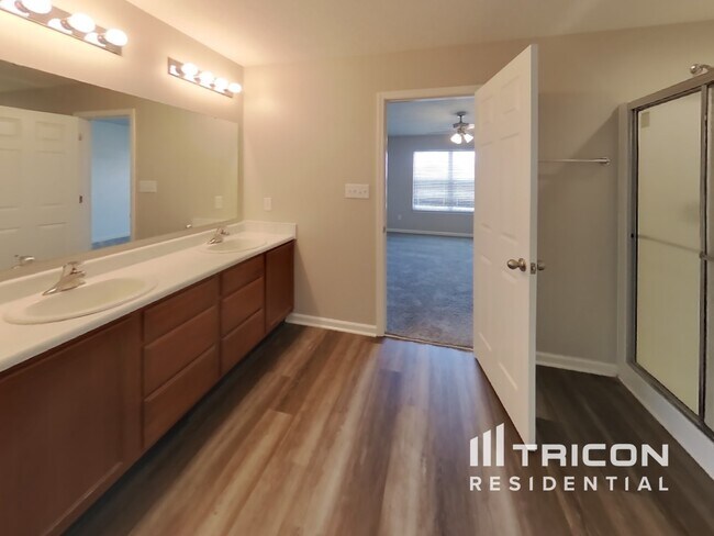 Building Photo - 1618 Huntzinger Blvd