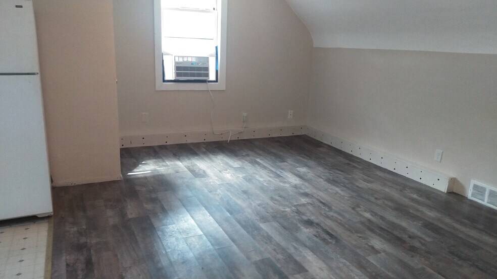 Building Photo - 1629 2nd Ave S