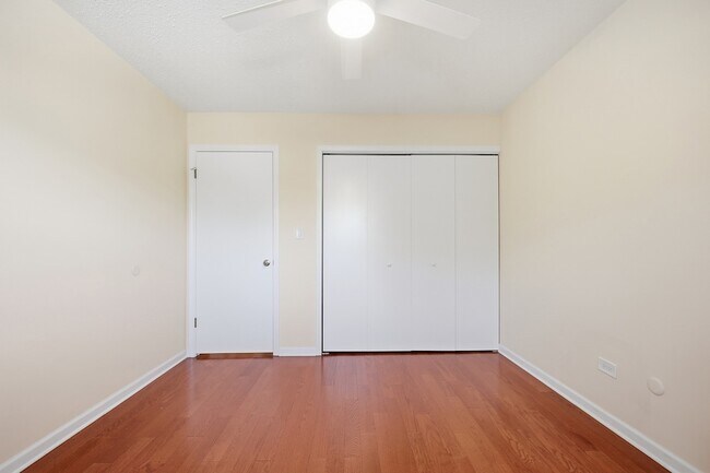 Building Photo - 1204 W Inverrary Ln
