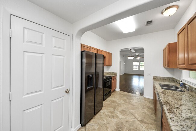 Building Photo - 4314 6th St