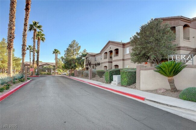 Building Photo - 5751 E Hacienda Ave