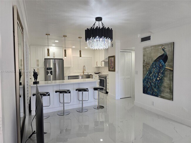 Building Photo - 6010 S Falls Cir Dr