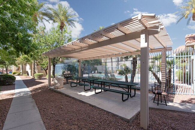 Building Photo - Upstairs 2 br unit in gated community with pool/spa/bbq area