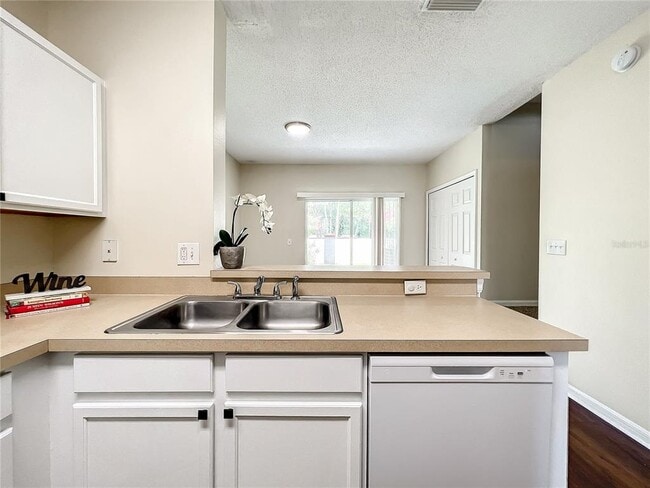 Building Photo - 6021 Osprey Lake Cir