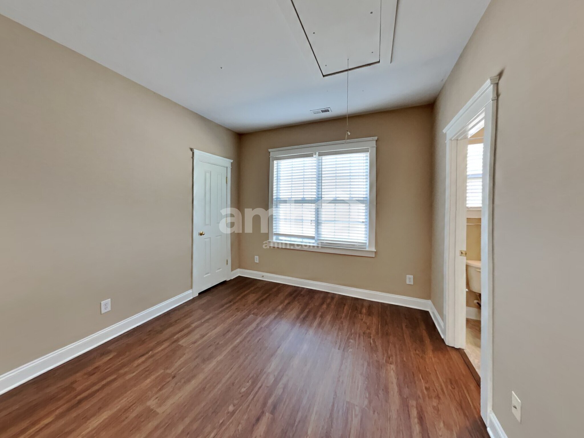 Building Photo - 528 Catawba Ave