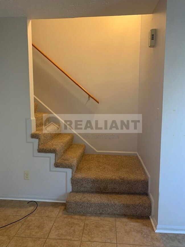 Building Photo - 215 Medlock Rd