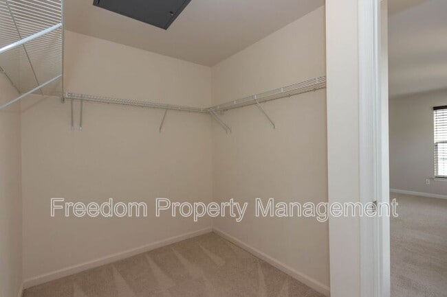 Building Photo - 17002 Beveridge Dr