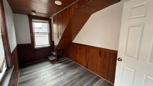 Building Photo - 25 Broadway