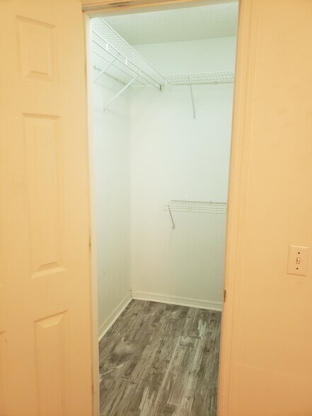 Building Photo - 938 Bob Little Rd