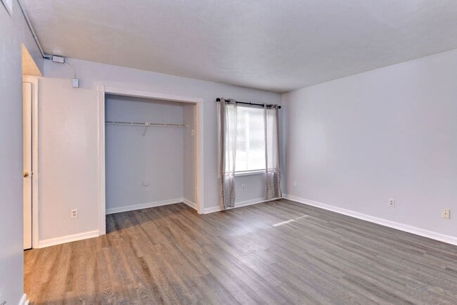 Building Photo - Gated Community Condo in Hampton