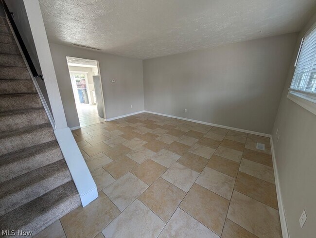 Building Photo - 2581 Shakespeare Ln