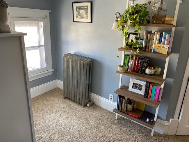 Building Photo - 2504 Girard Avenue South