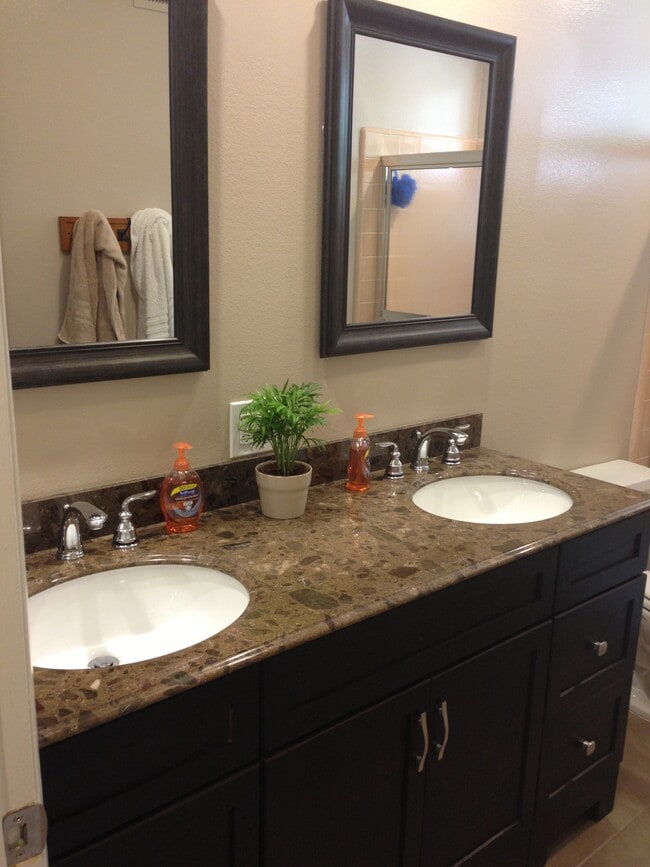 Building Photo - 841 Cortez St