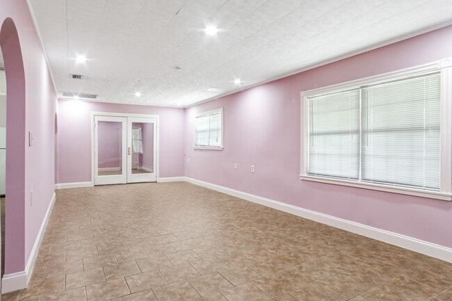 Building Photo - 534 Shrine Club Rd