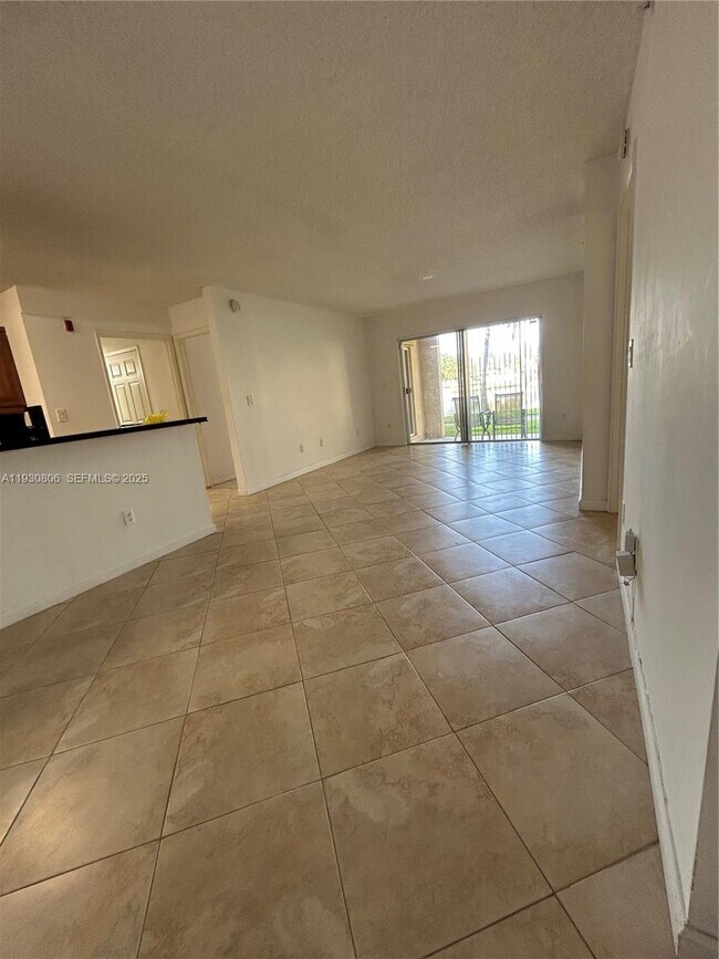 Building Photo - 2640 S University Dr