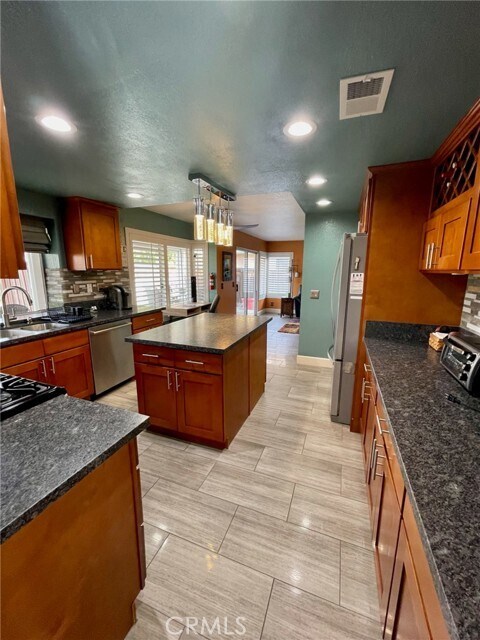 Building Photo - 27503 Dandelion Ct