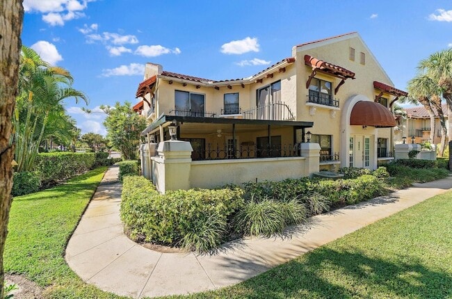 Building Photo - 3 Uno Lago Dr