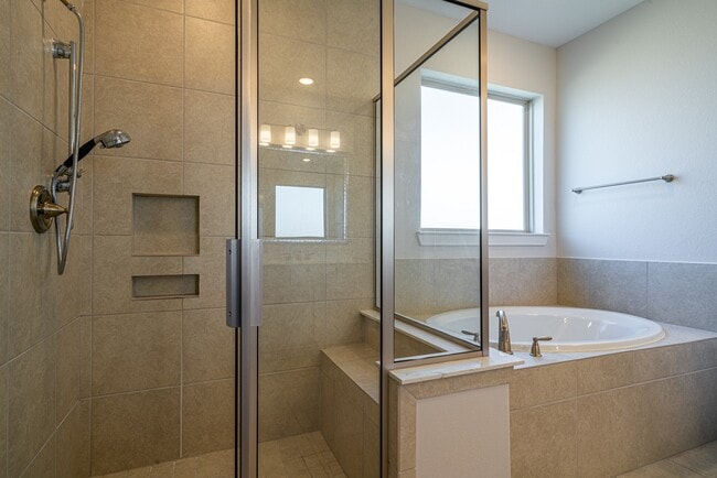 Building Photo - 4706 Llano Lp