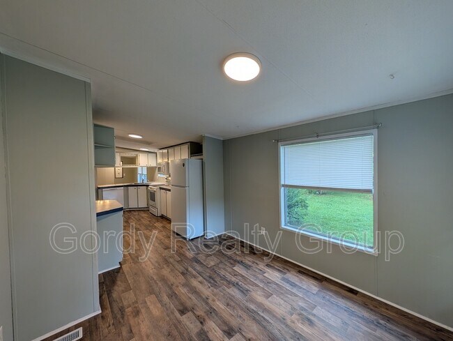 Building Photo - 3166 Redbud Ln
