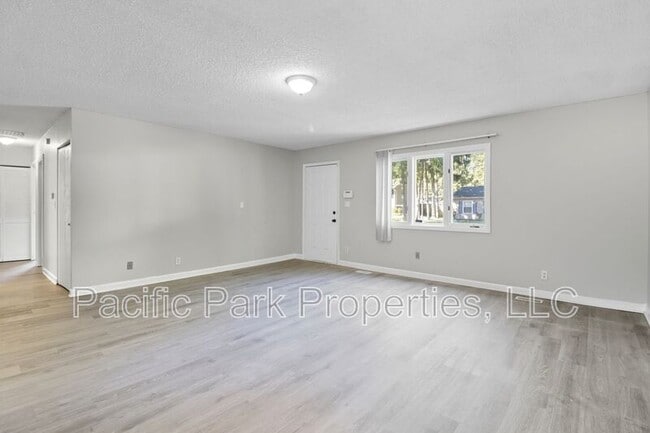 Building Photo - 3639 Richelieu Rd