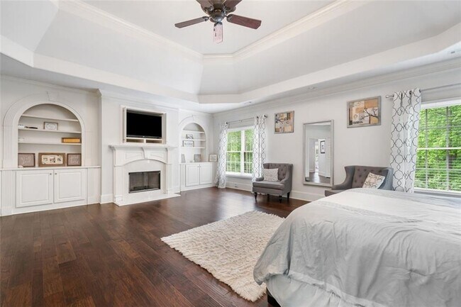 Building Photo - 882 Hallbrook Ln