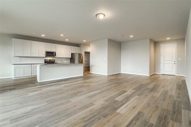 Building Photo - 207 Watercourse Wy