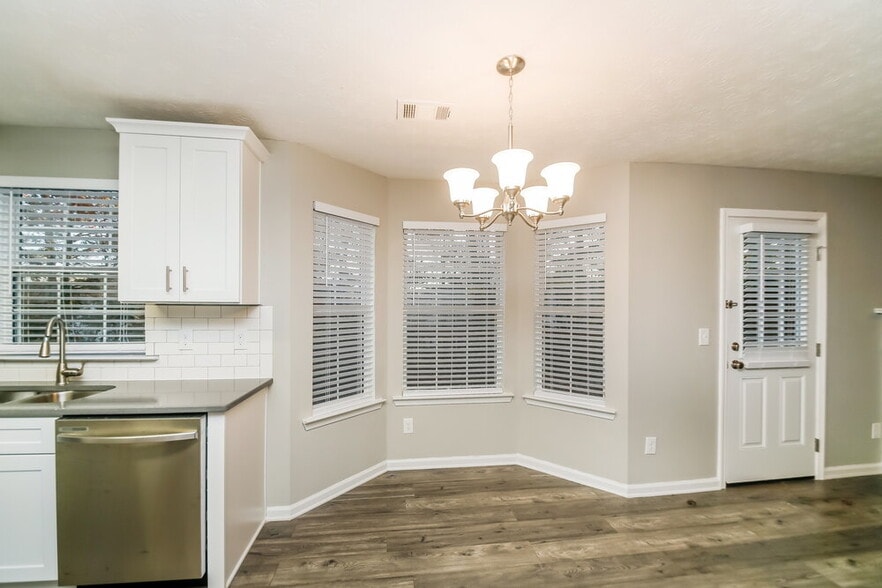 Building Photo - 3818 Landgraf Cove