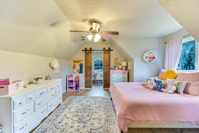 Building Photo - 640 Bluffside Dr