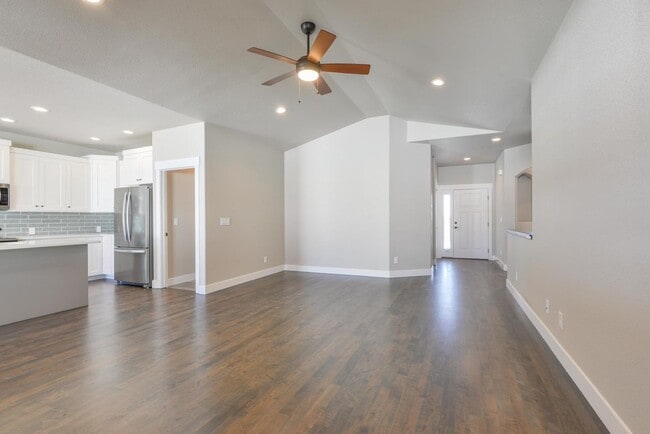 Building Photo - 1618 Tundra Ave