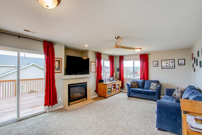 Building Photo - 4038 Pronghorn Meadows Cir