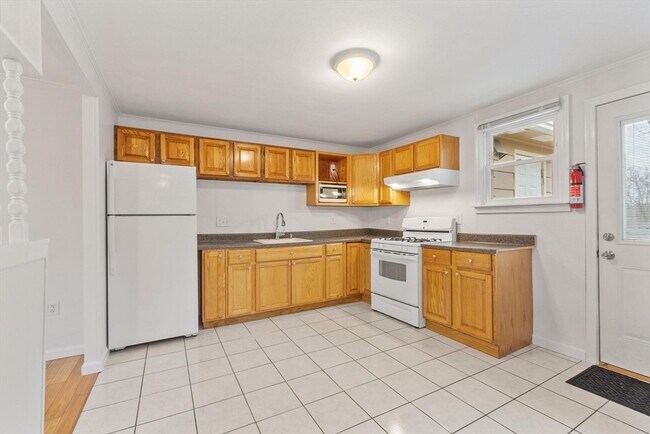 Building Photo - 45 Kinglet Dr