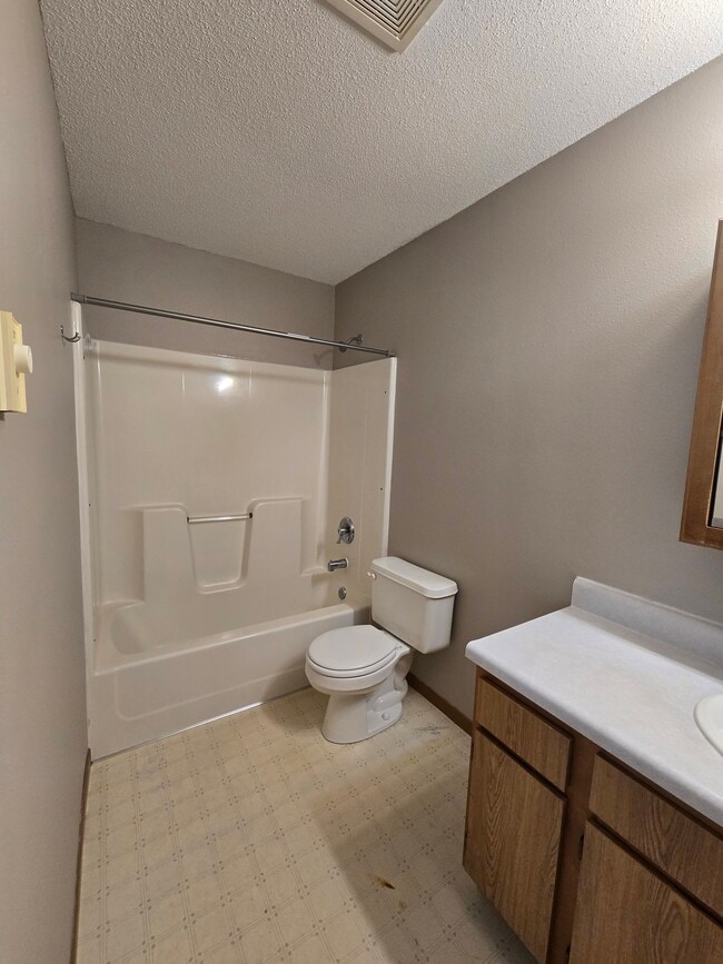 Building Photo - 8th & 8th Apartments