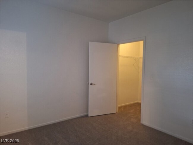 Building Photo - 9620 W Russell Rd