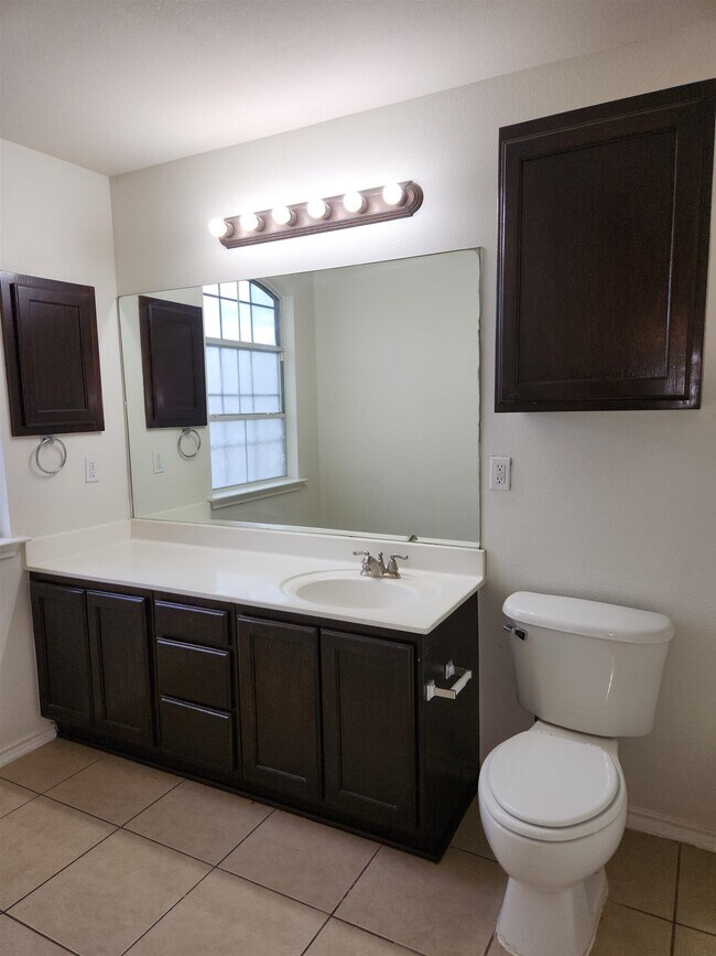 Building Photo - 1701 Port Lavaca St