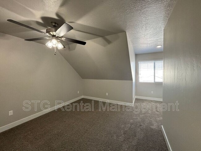 Building Photo - 1509 W Topaz Dr