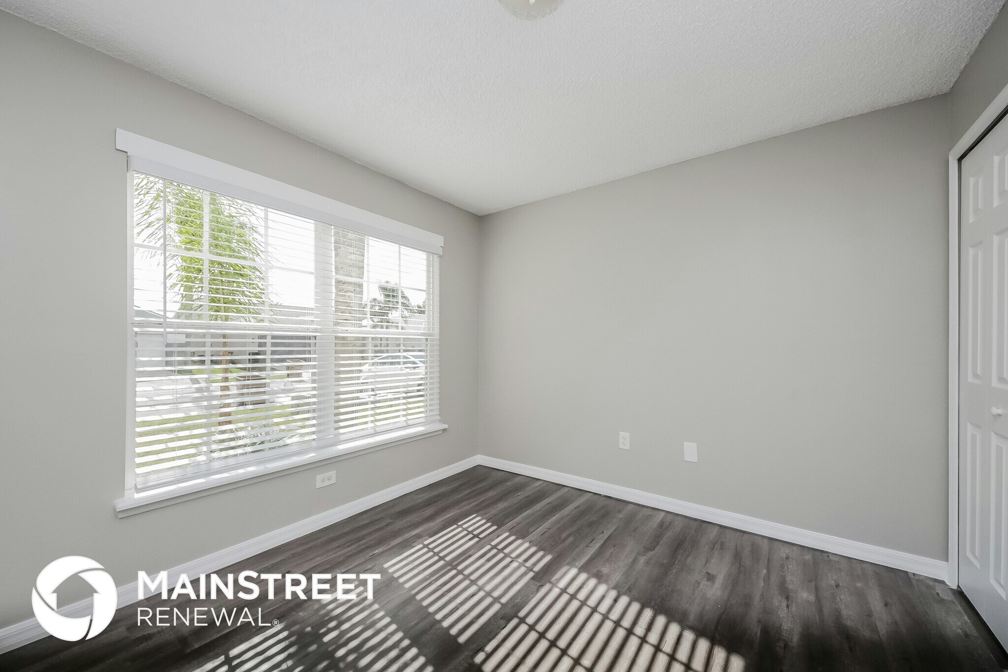 Building Photo - 17401 Silver Creek Ct